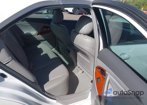 2011 Toyota Camry Xle z USA, uszkodzony, nr VIN 4T1BF3EK7BU704870